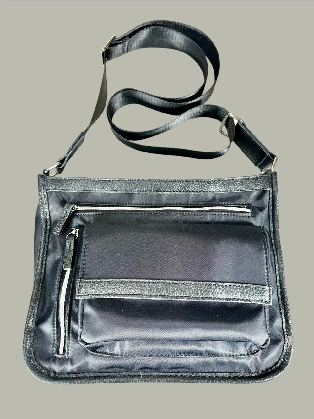 Tommy Bahama Unisex Shoulder/ Crossbody bag